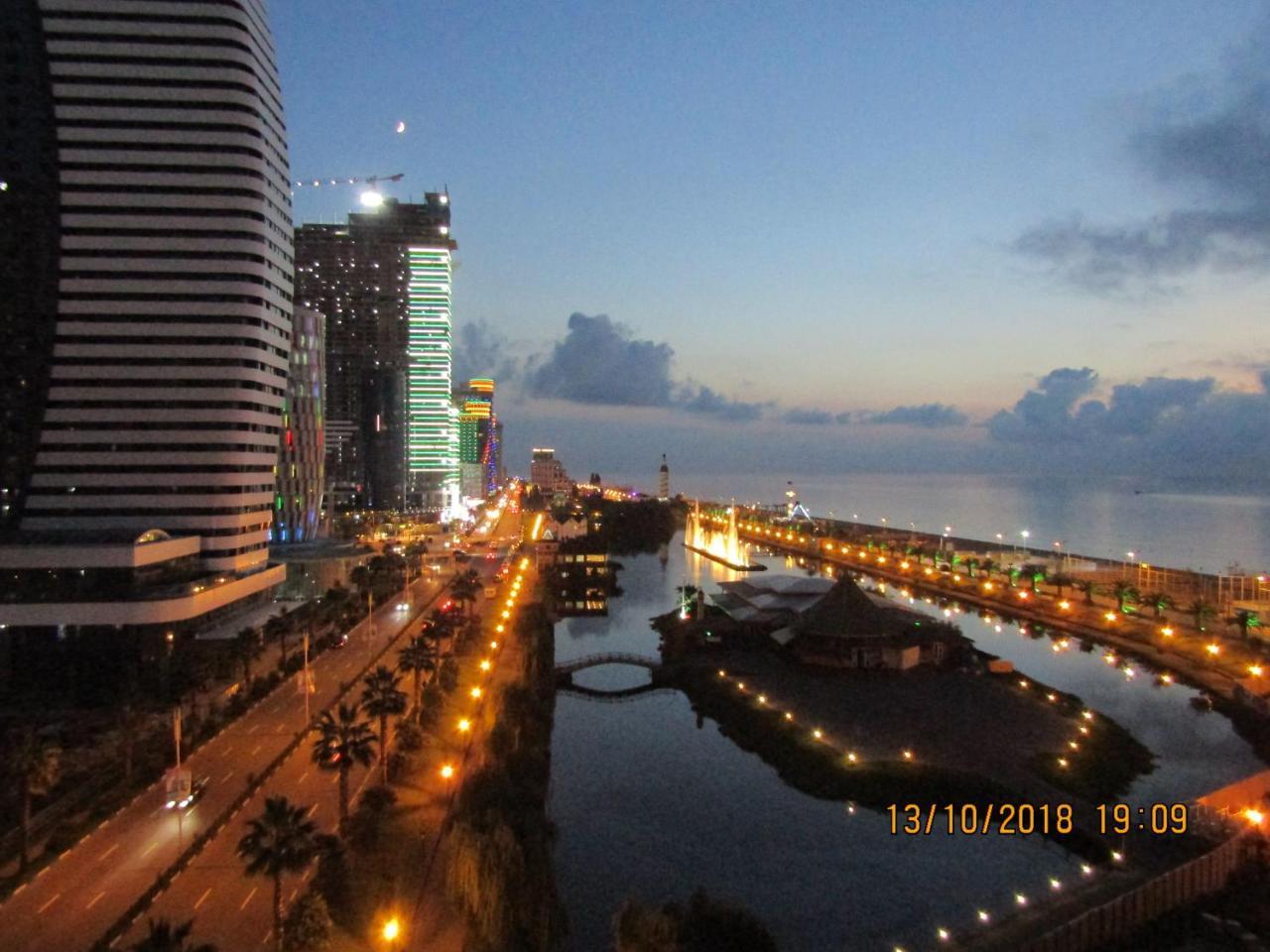 Apartment Miracle Batumi Exterior photo