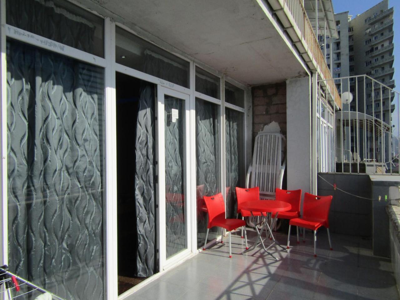 Apartment Miracle Batumi Exterior photo